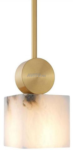 Suspension luxueuse en marbre avec support doré