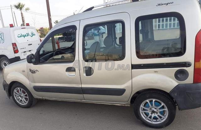 Kangoo D65 voiture 6 six portes, en bon état