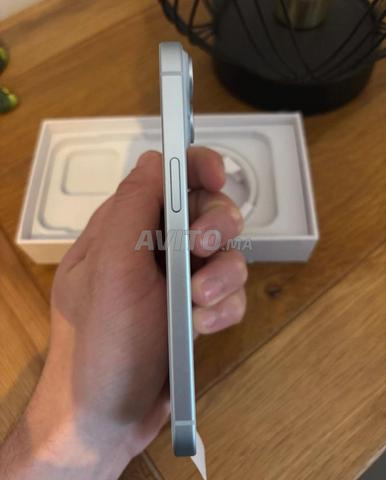 iPhone 15 normal - 2