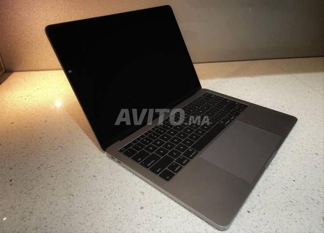 MacBook Pro i7 / 16RAM / 500 SSD (4200 DH)