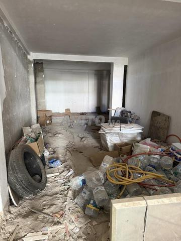 محل تجاري يقع في شارع رئيسي - 2