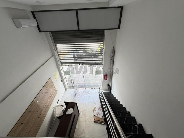 محل تجاري بمساحة 67 متر مربع مجهز - 2