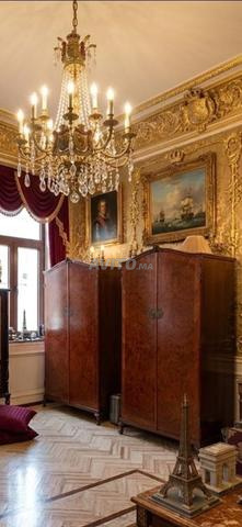 Royal décoration cette Majestueuse paire d'armoi