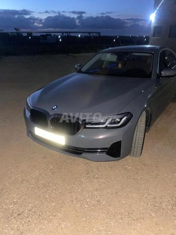 BMW الفئة الخامسة 2021 520d خط فاخر