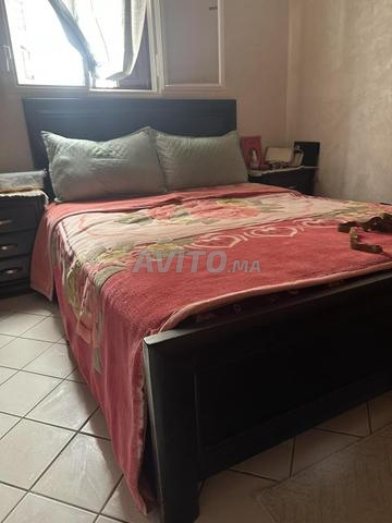 سرير مزدوج خشبي بحالة جيدة - 2