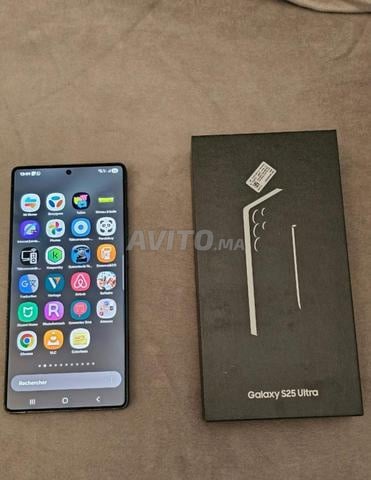 Samsung S25 Ultra quasiment neuf 512Go