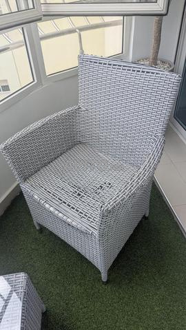 كرسيان وطاولة للبيع للشرفة - 2