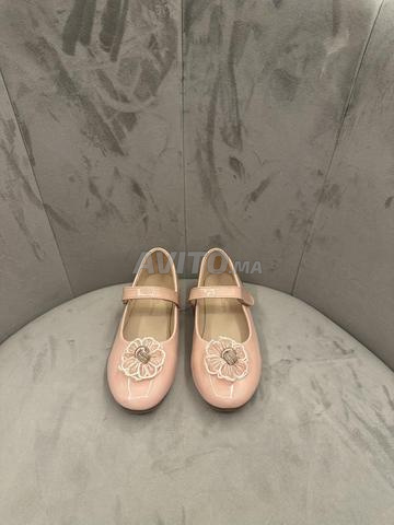 أحذية للأطفال مستوردة من إسبانيا 🇪🇸 جيدة جدًا مثل الجديدة