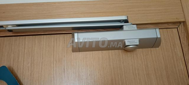 Technicien spécialisé en électricité et caméras de surveillance 🛠️🛡️