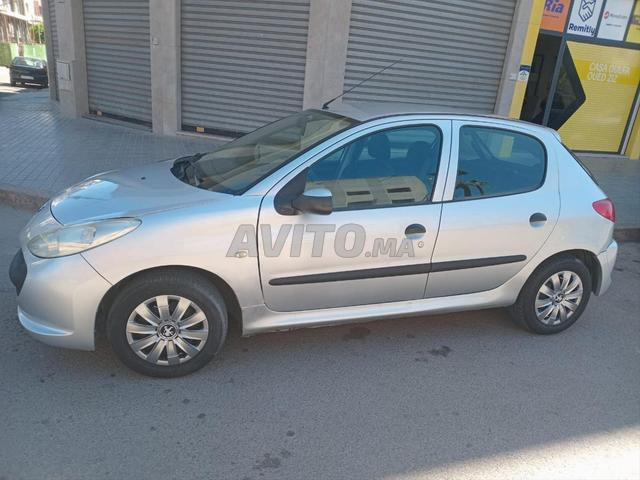 206 propre à vendre - 2