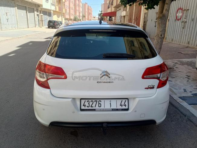 سيارة في حالة جيدة 