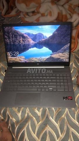 PC portable HP Laptop Ryzen 7 / 8Go RAM / 255 SSD