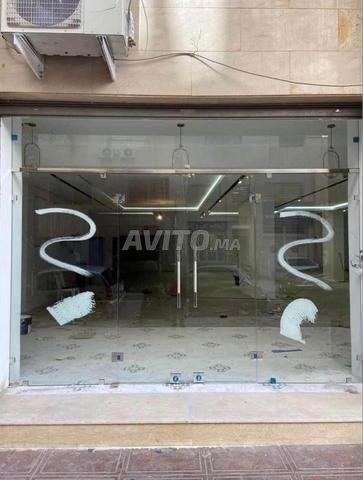 أبواب زجاجية مقسّمة وتقليدية من الزجاج المقوى بسُمك 10 مم