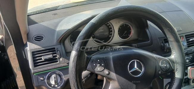 Mercedes w204 en très bon état 