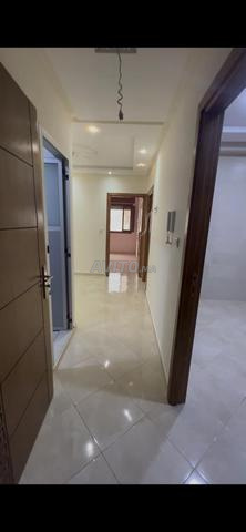 شقة للكراء قريبة لجميع المرافق و قريبة لكاستيا