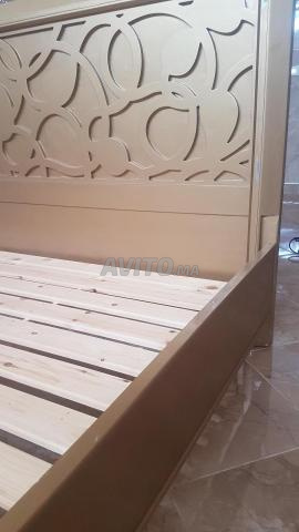 سرير خشبي جديد 1.9 × 2 متر - 2