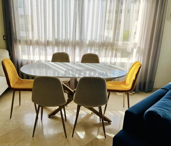 Table à manger (sans chaises) - 2