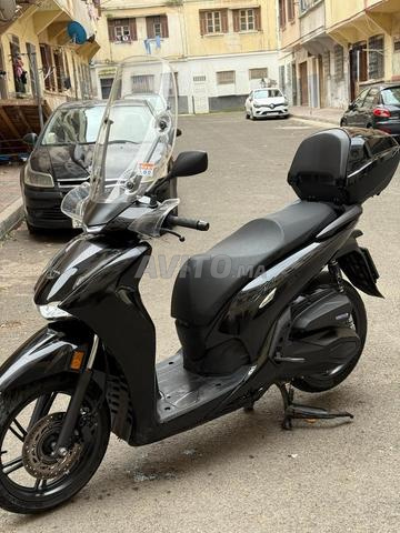 Honda SH 350 2025 comme neuf – 9000 km - 2