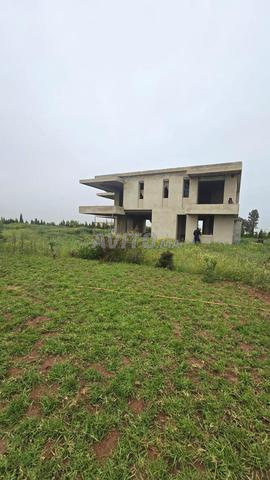 مزرعة رائعة بمساحة هكتار مع فيلا حديثة