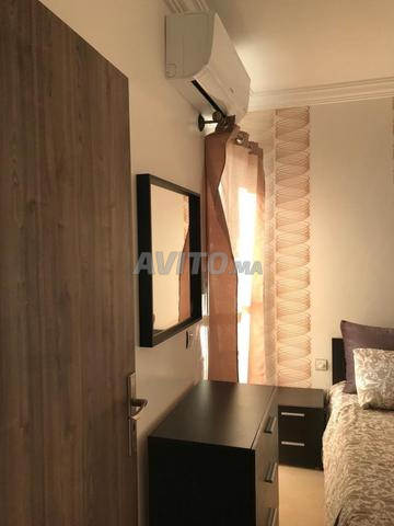 مرتبة، قاعدة سرير، خزانة ذات أدراج، مرآة وخزانة - 2