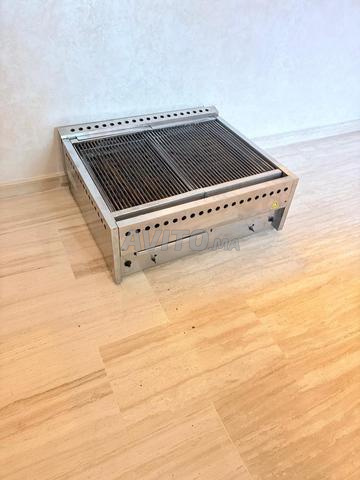 Grillade professionnelle à pierre volcanique Inox