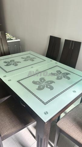 طاولة طعام و 6 كراسي