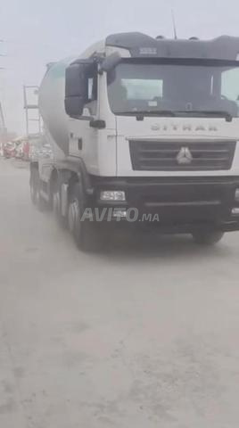 Camion malaxeur à béton 16 m3