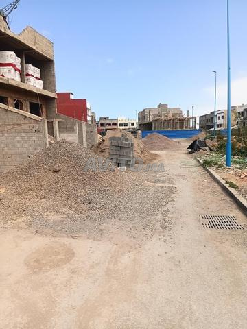 Terrain à vendre 200m2 à Boustane