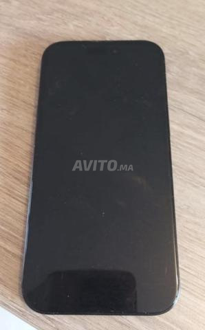 iPhone 15 arrière cassé