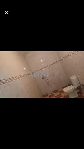 غرفة جلوس، مطبخ، وغرفة معيشة صغيرة - 2