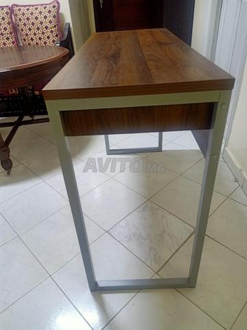 مكتب بحالة جيدة - 2