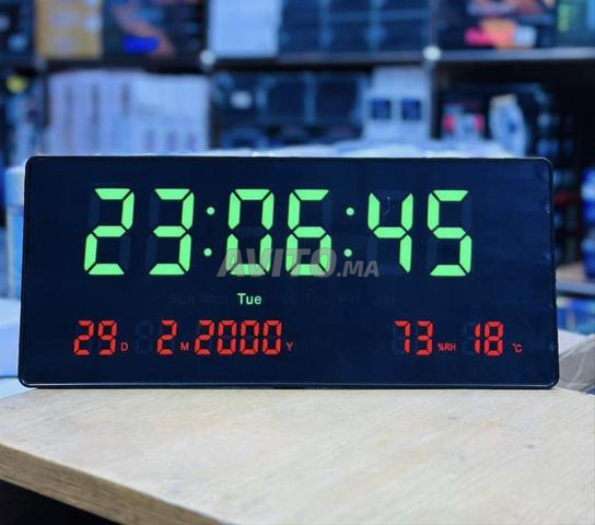 Horloge murale numérique de bonne qualité - 2