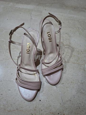 صنادل بكعب لودي مقاس 37 (24 سم) - 2