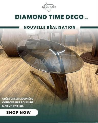 Ensemble de tables basses aux designs variés - 2