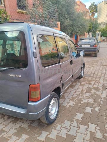 Peugeot Partner diesel modèle 2009 double porte latérale
