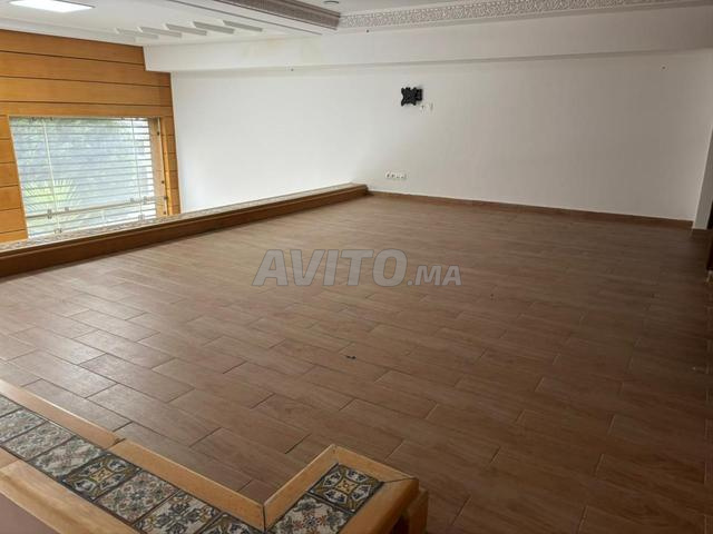 Local commercial 68 m2 titré - 2