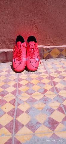 حذاء كرة قدم مستعمل - 2