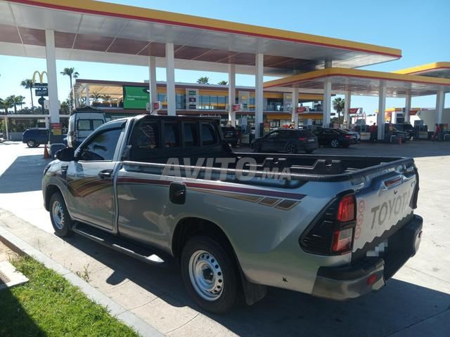 Toyota Hilux Revo - 2