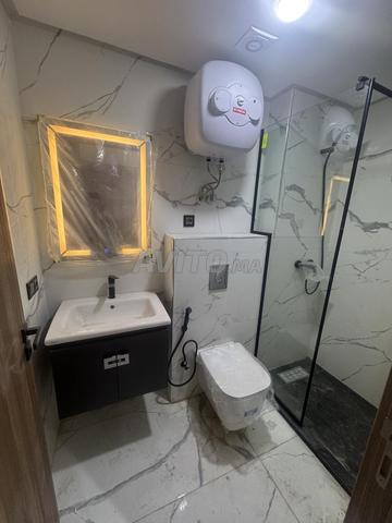 Studio à louer 61 m  Non meublé - image 3