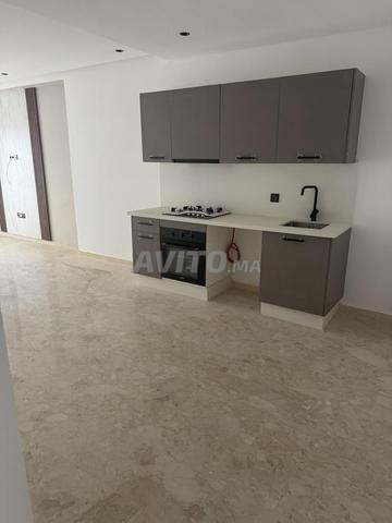 Studio à louer 61 m  Non meublé - image 4