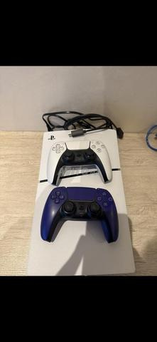 PS5 Slim Digital avec 2 manettes