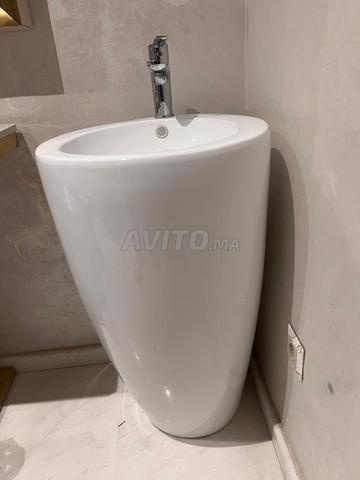 مغسلة مع صنبور - 2