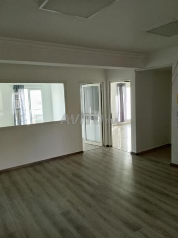 مكتب مجهز في حي 2 مارس 130م2 - 2