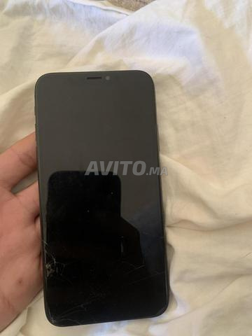 iPhone X normal, écran à changer, la télé fonctionne et marche