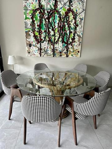 طاولة طعام زجاجية مع 6 كراسي