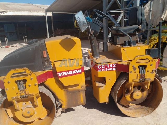 مدحلة DYNAPAC CC102 وضاغط ATLAS - 2