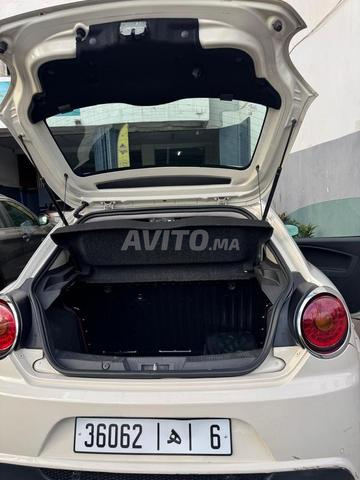 Renault Clio essence modèle 2012