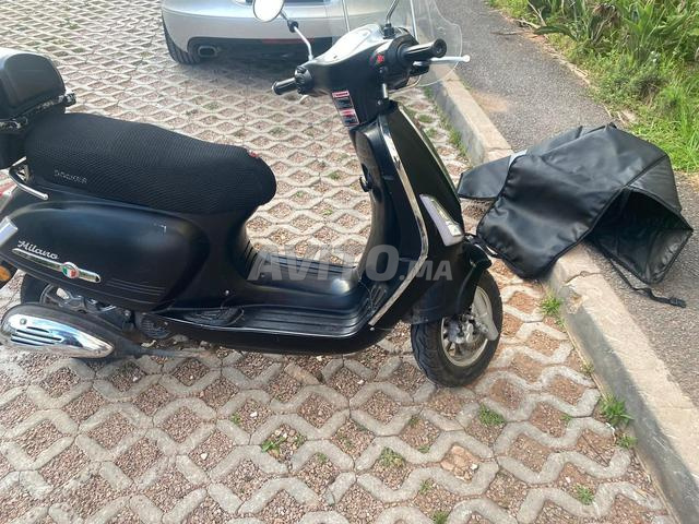 Scooter moto économique et propre à vendre