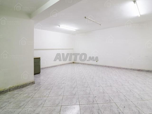 محل تجاري بمساحة 84 متر مربع للبيع – ساحة الأمم - 2