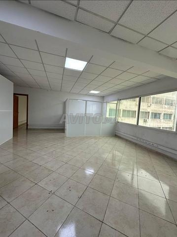 مكتب بمساحة 120 متر مربع في عين السبع - 2